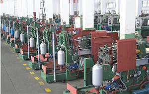 寬敞明亮的裝配車(chē)間