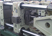 模板采用有限元分析，優(yōu)化設(shè)計(jì)