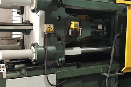 為何冷室壓鑄機(jī)壓鑄的配件中有銀紋？