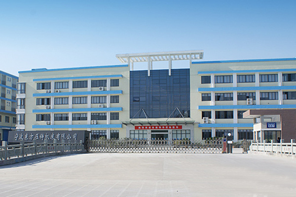 如何安全使用鋅合金壓鑄機(jī)？